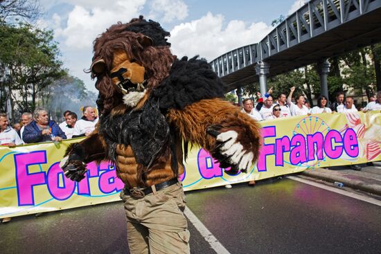 Protests in Paris against amendments to Labor Code