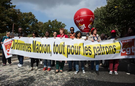 Protests in Paris against amendments to Labor Code
