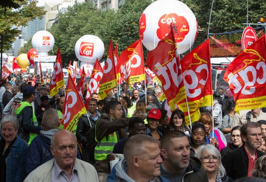 Protests in Paris against amendments to Labor Code