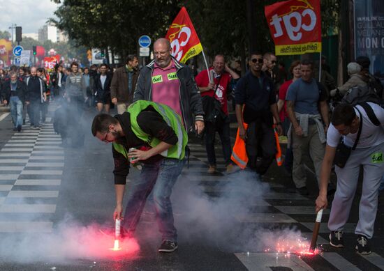 Protests in Paris against amendments to Labor Code