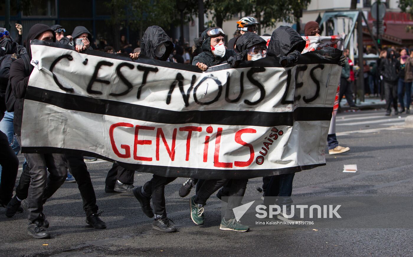 Protests in Paris against amendments to Labor Code