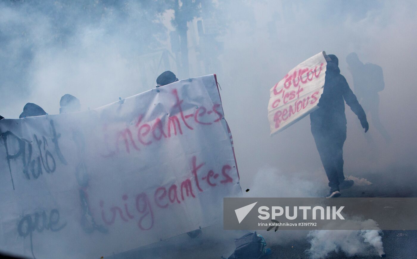 Protests in Paris against amendments to Labor Code