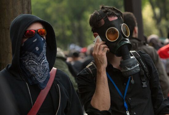 Protests in Paris against amendments to Labor Code