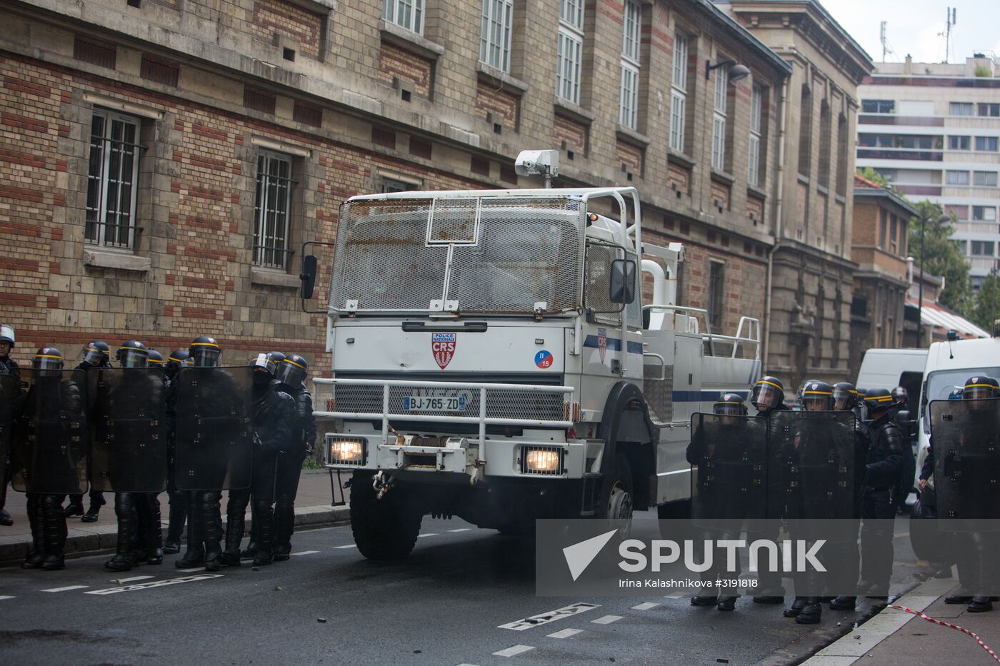Protests in Paris against amendments to Labor Code