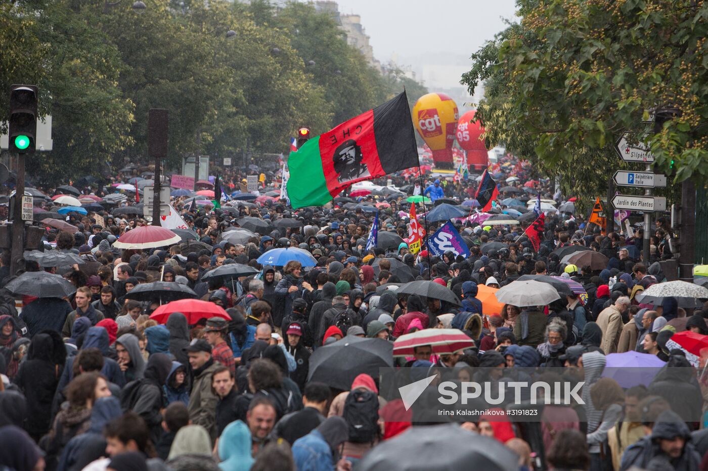 Protests in Paris against amendments to Labor Code