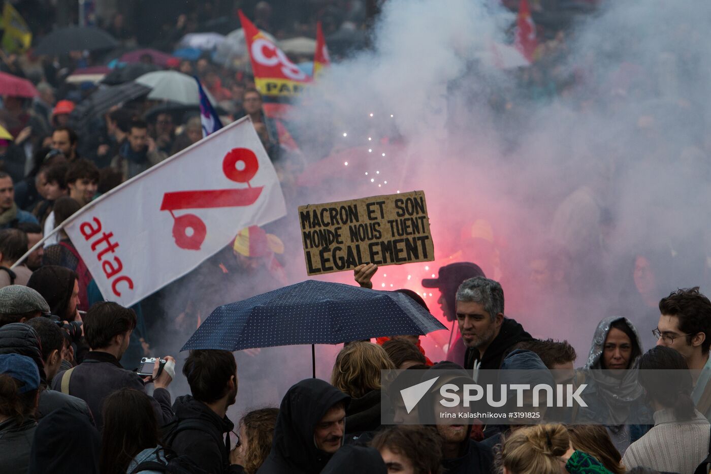 Protests in Paris against amendments to Labor Code
