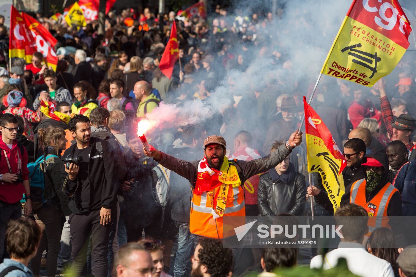 Protests in Paris against amendments to Labor Code
