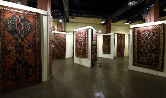 Carpet weaving in Armenia