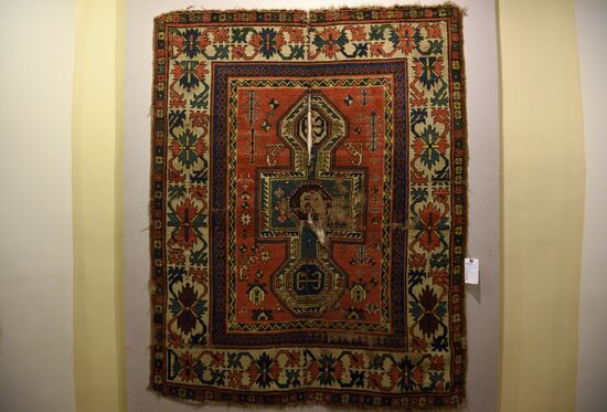 Carpet making in Armenia