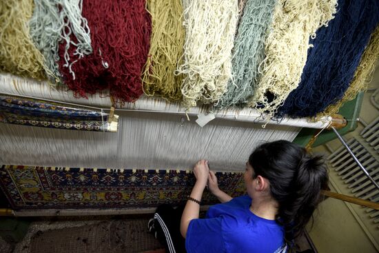 Carpet weaving in Armenia