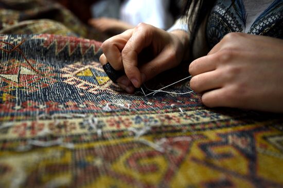 Carpet weaving in Armenia