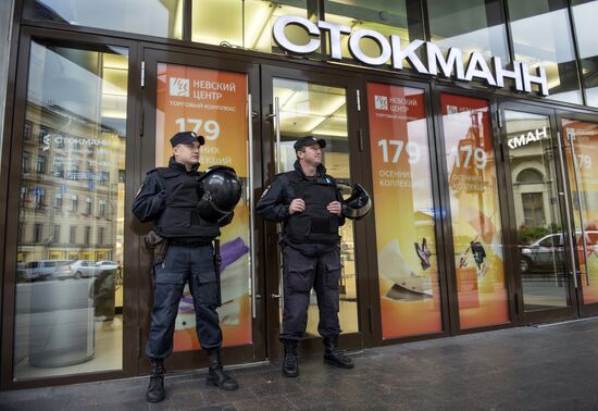 Bomb threat is checked in St. Petersburg