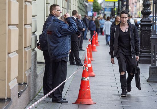 Bomb threat is checked in St. Petersburg