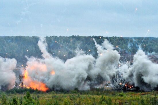 Military exercises in Leningrad Region