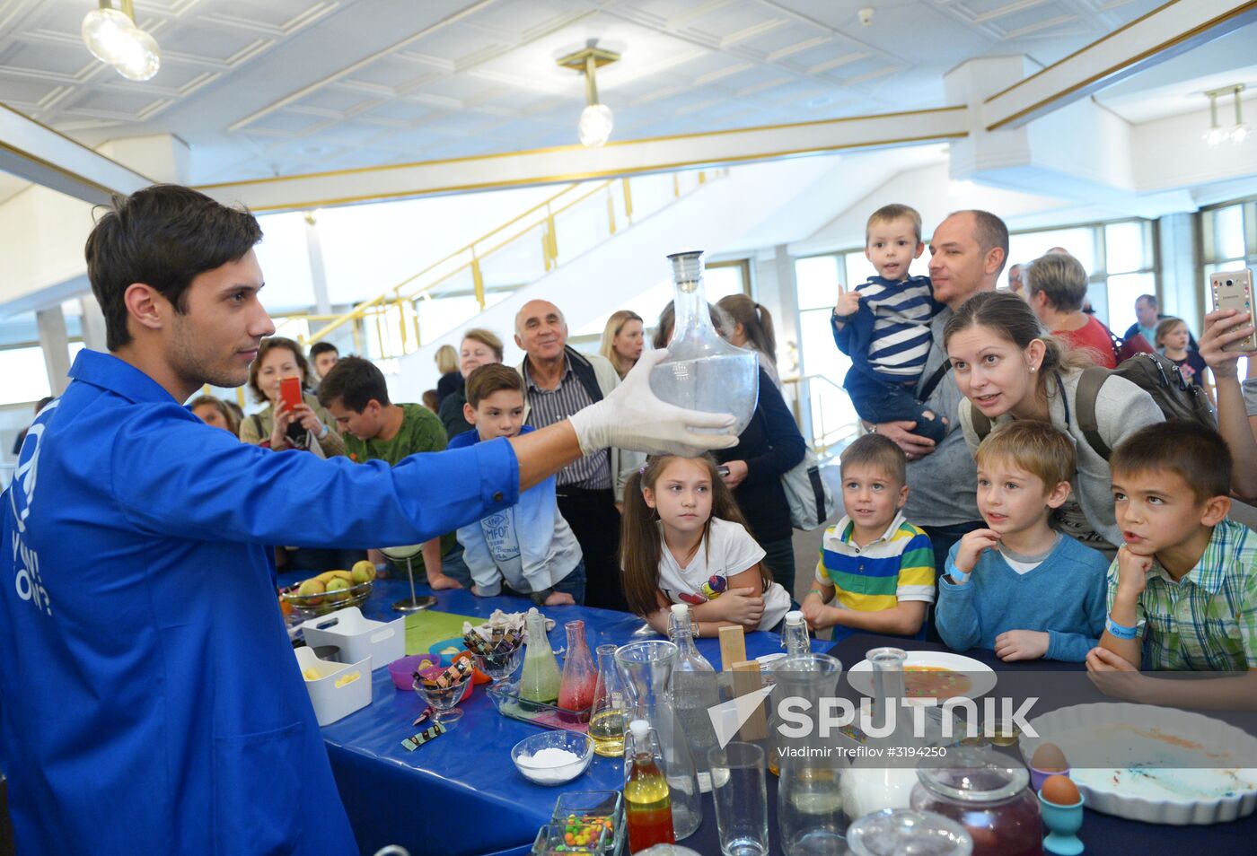 WOW!HOW? science festival for schoolchildren