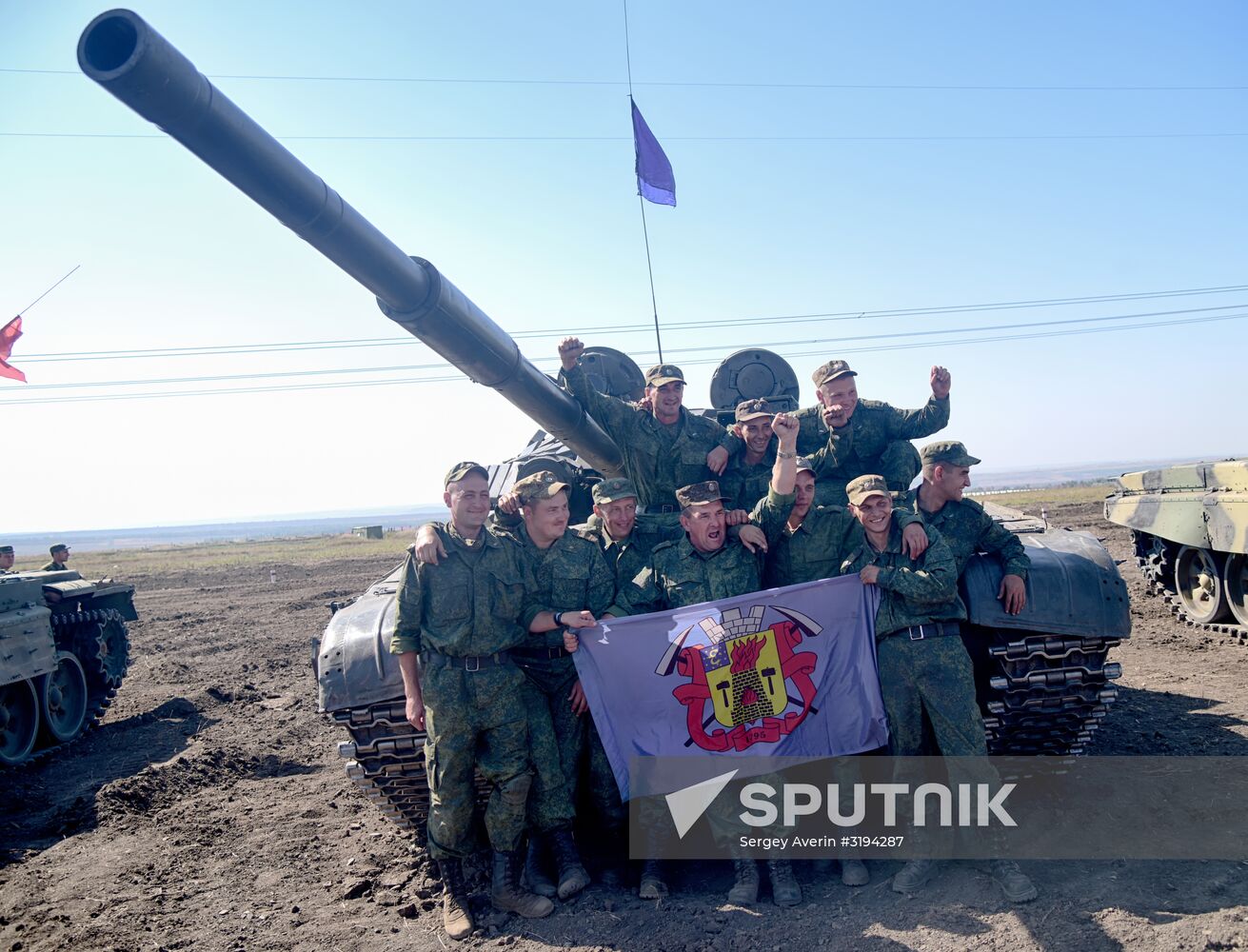 Lugansk and Donetsk tank crews compete in tank biathlon