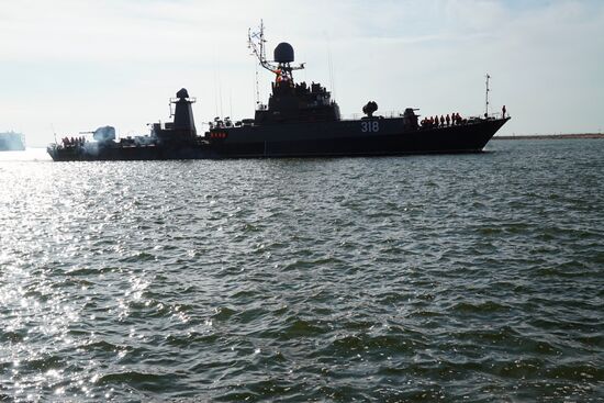 Baltic Fleet ships set out to sea for Zapad 2017 military exercise