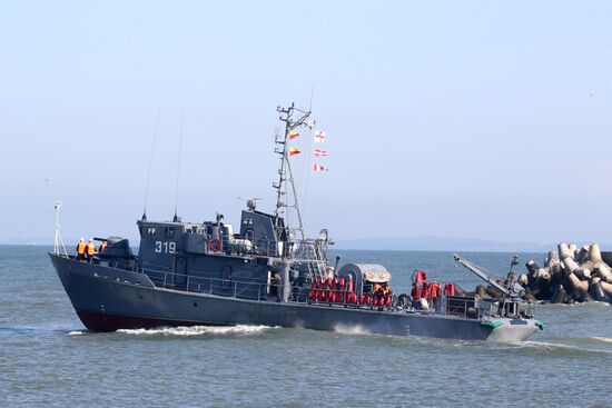 Baltic Fleet ships set out to sea for Zapad 2017 military exercise