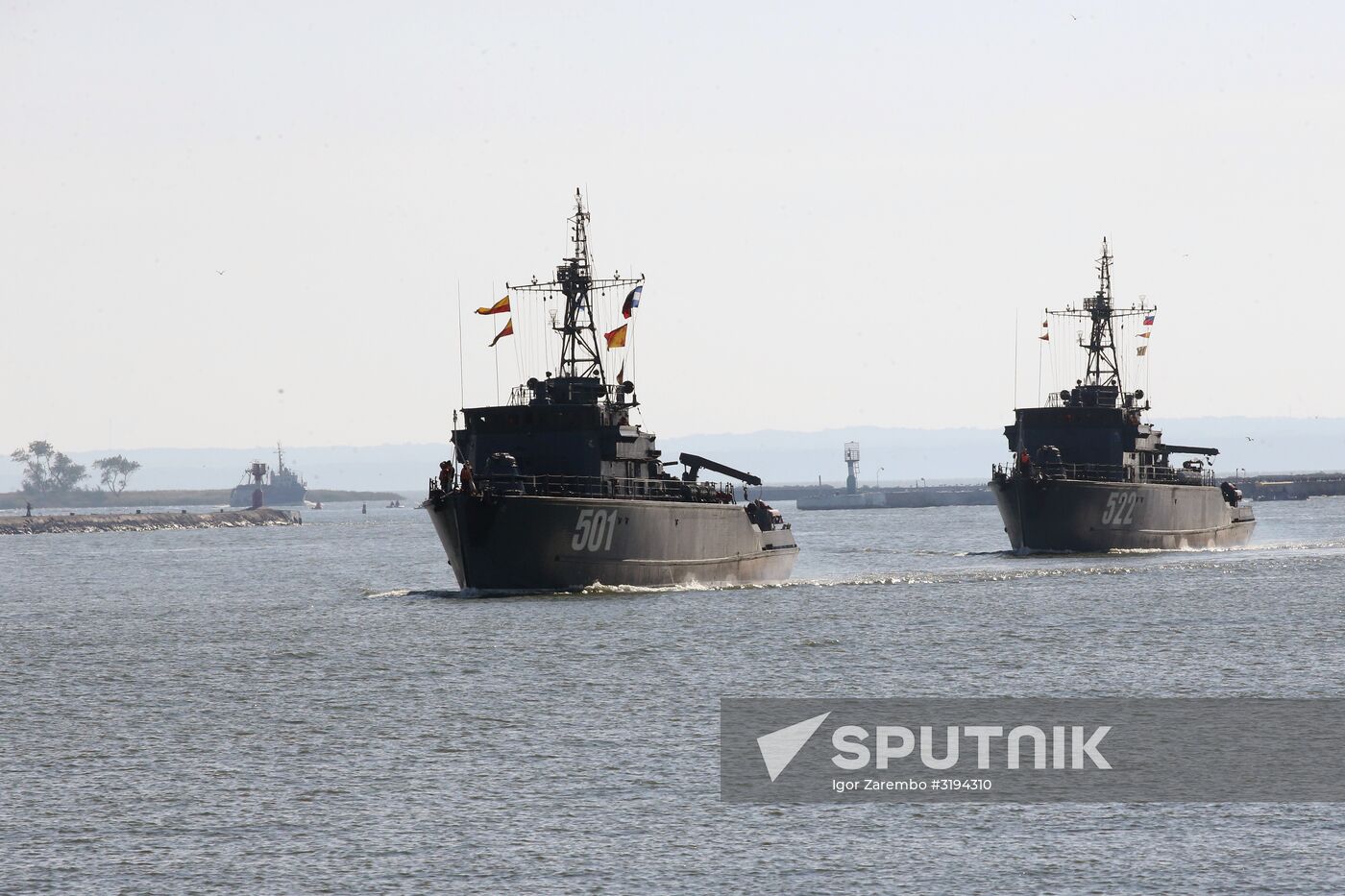 Baltic Fleet ships set out to sea for Zapad 2017 military exercise
