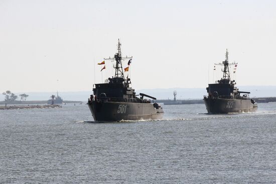 Baltic Fleet ships set out to sea for Zapad 2017 military exercise