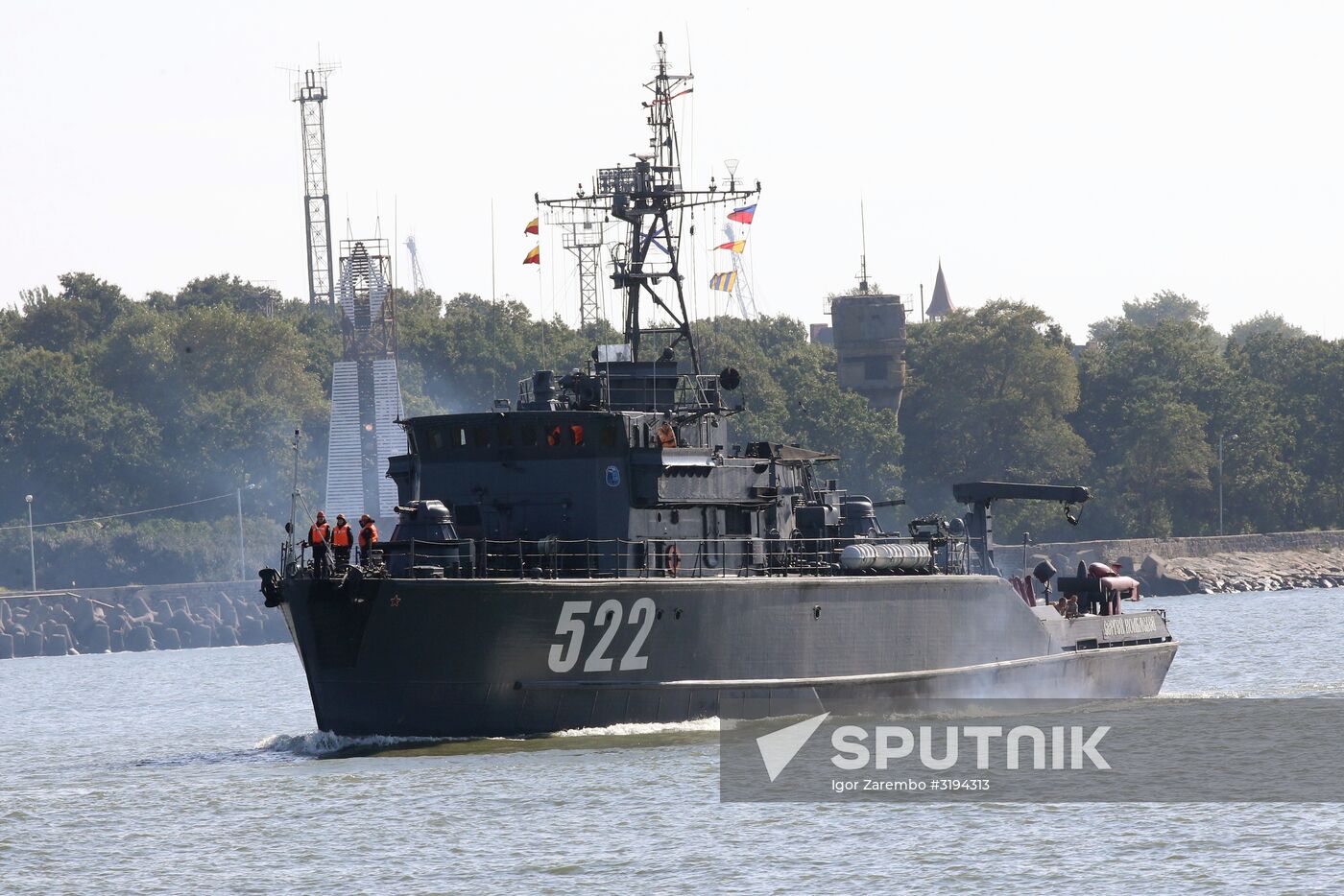 Baltic Fleet ships set out to sea for Zapad 2017 military exercise