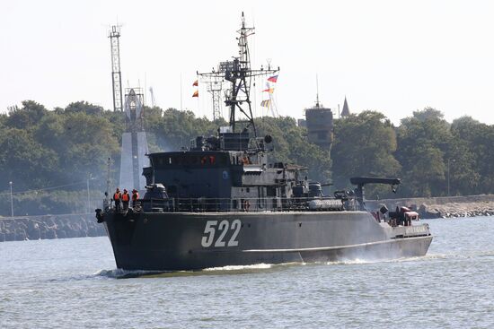 Baltic Fleet ships set out to sea for Zapad 2017 military exercise