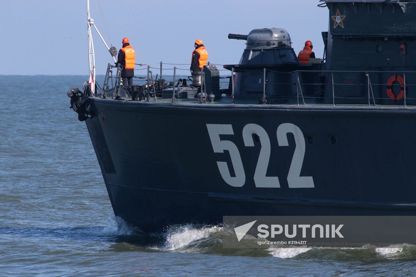 Baltic Fleet ships set out to sea for Zapad 2017 military exercise