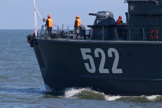 Baltic Fleet ships set out to sea for Zapad 2017 military exercise