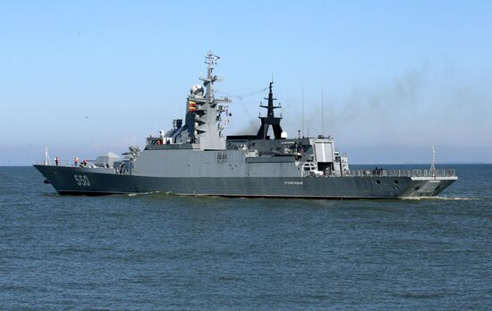Baltic Fleet ships set out to sea for Zapad 2017 military exercise