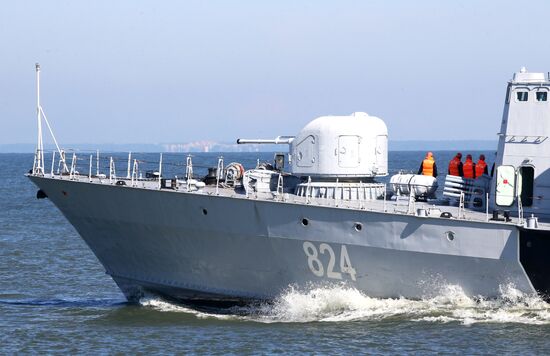 Baltic Fleet ships set out to sea for Zapad 2017 military exercise