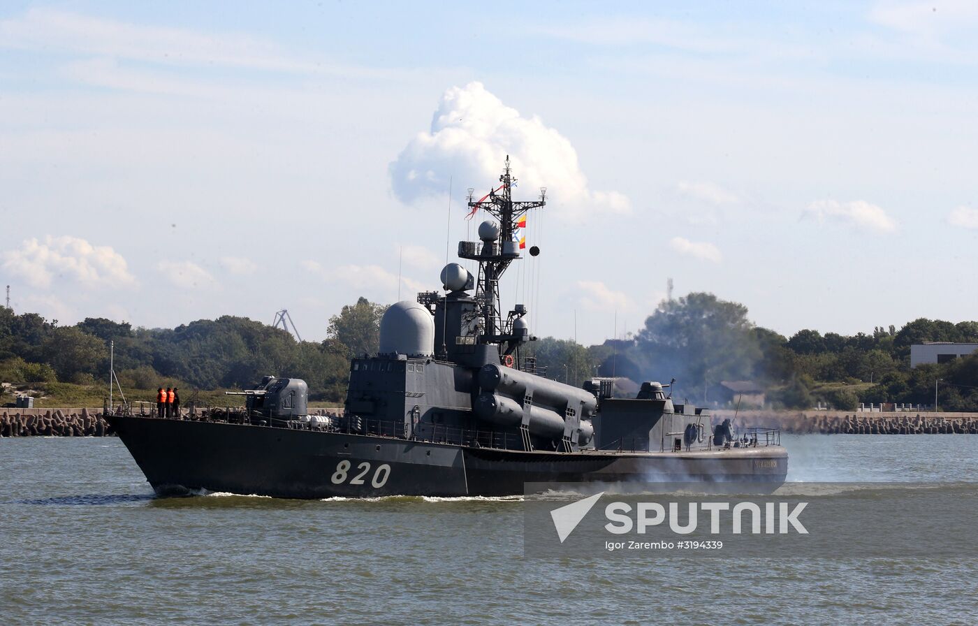 Baltic Fleet ships set out to sea for Zapad 2017 military exercise