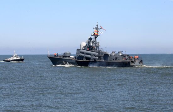 Baltic Fleet ships set out to sea for Zapad 2017 military exercise