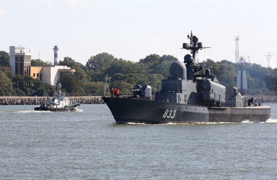 Baltic Fleet ships set out to sea for Zapad 2017 military exercise