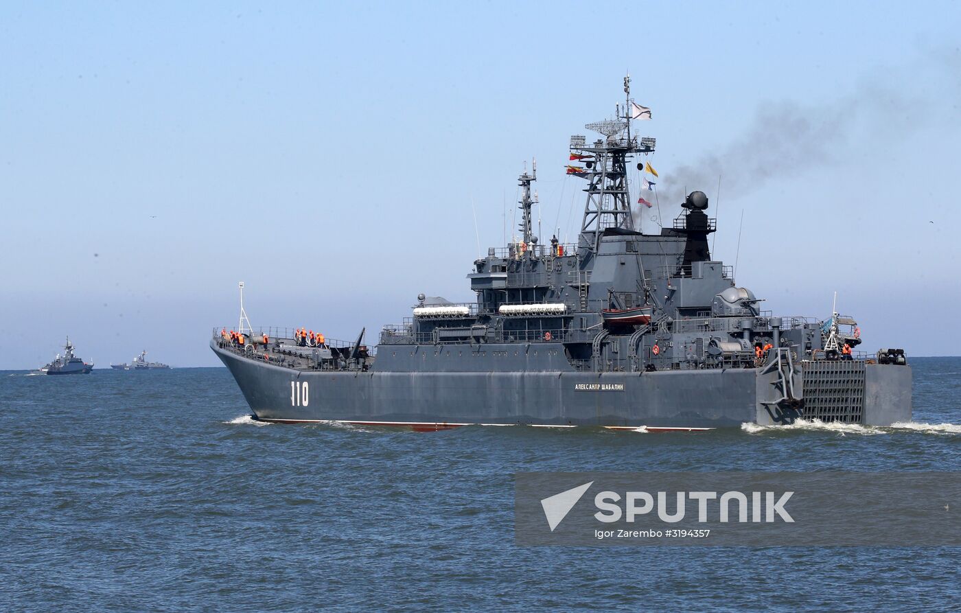 Baltic Fleet ships set out to sea for Zapad 2017 military exercise