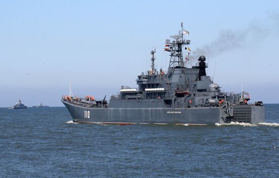 Baltic Fleet ships set out to sea for Zapad 2017 military exercise