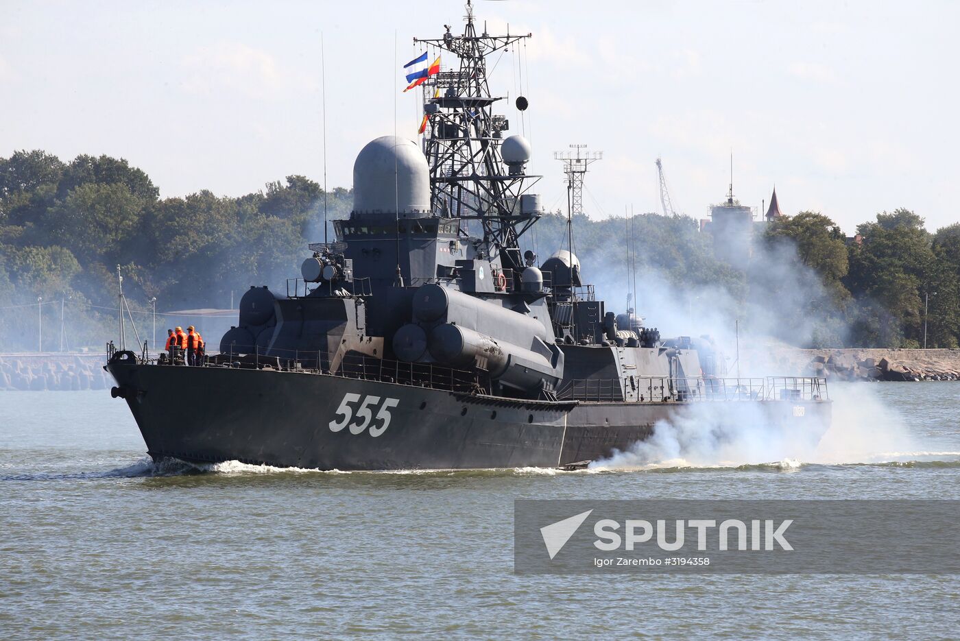 Baltic Fleet ships set out to sea for Zapad 2017 military exercise