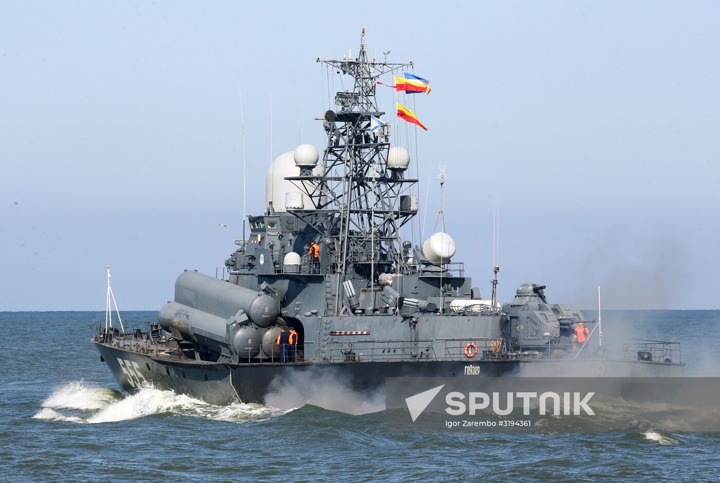 Baltic Fleet ships set out to sea for Zapad 2017 military exercise