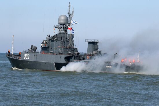 Baltic Fleet ships set out to sea for Zapad 2017 military exercise