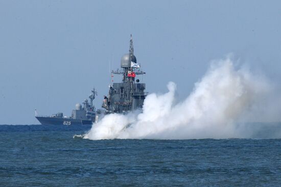 Baltic Fleet ships set out to sea for Zapad 2017 military exercise
