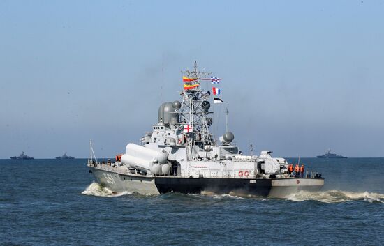 Baltic Fleet ships set out to sea for Zapad 2017 military exercise