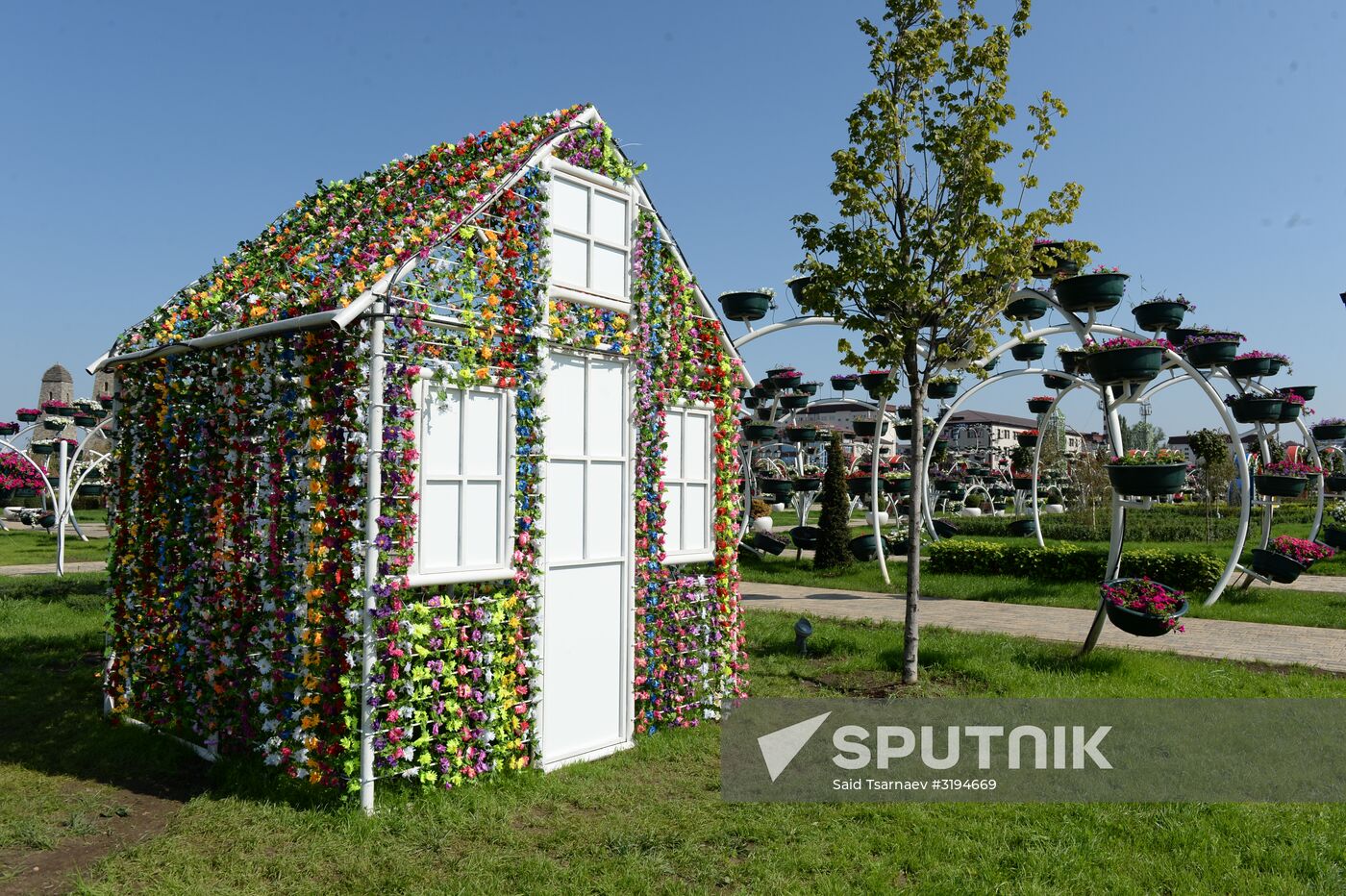 Flower park opens in Grozny