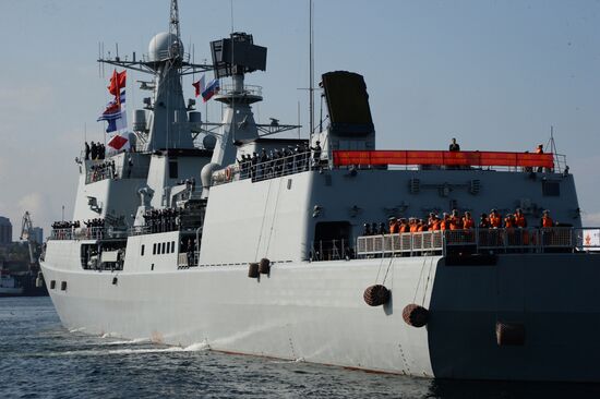 Chinese warships arrive in Vladivostok