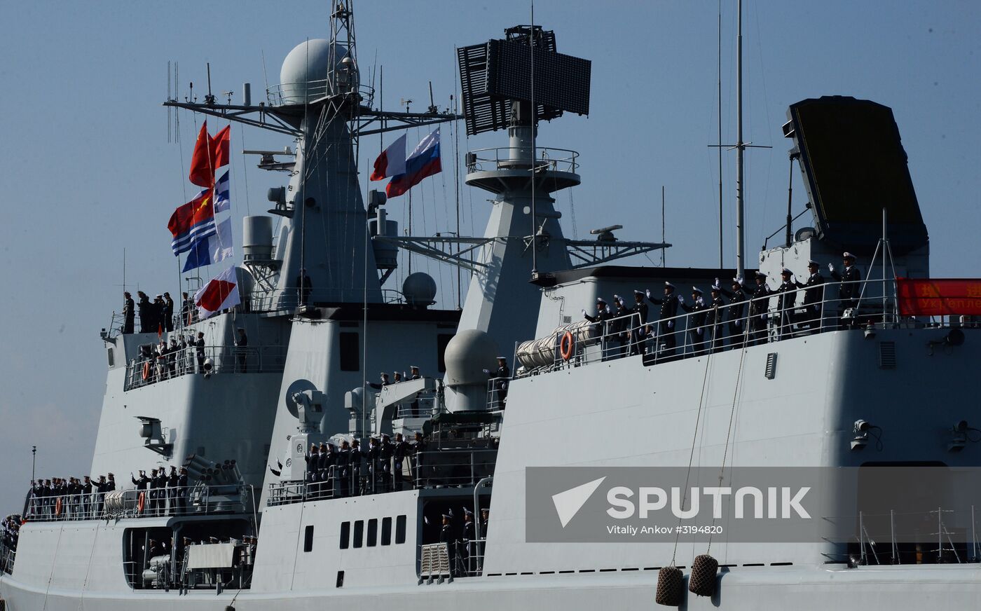 Chinese warships arrive in Vladivostok