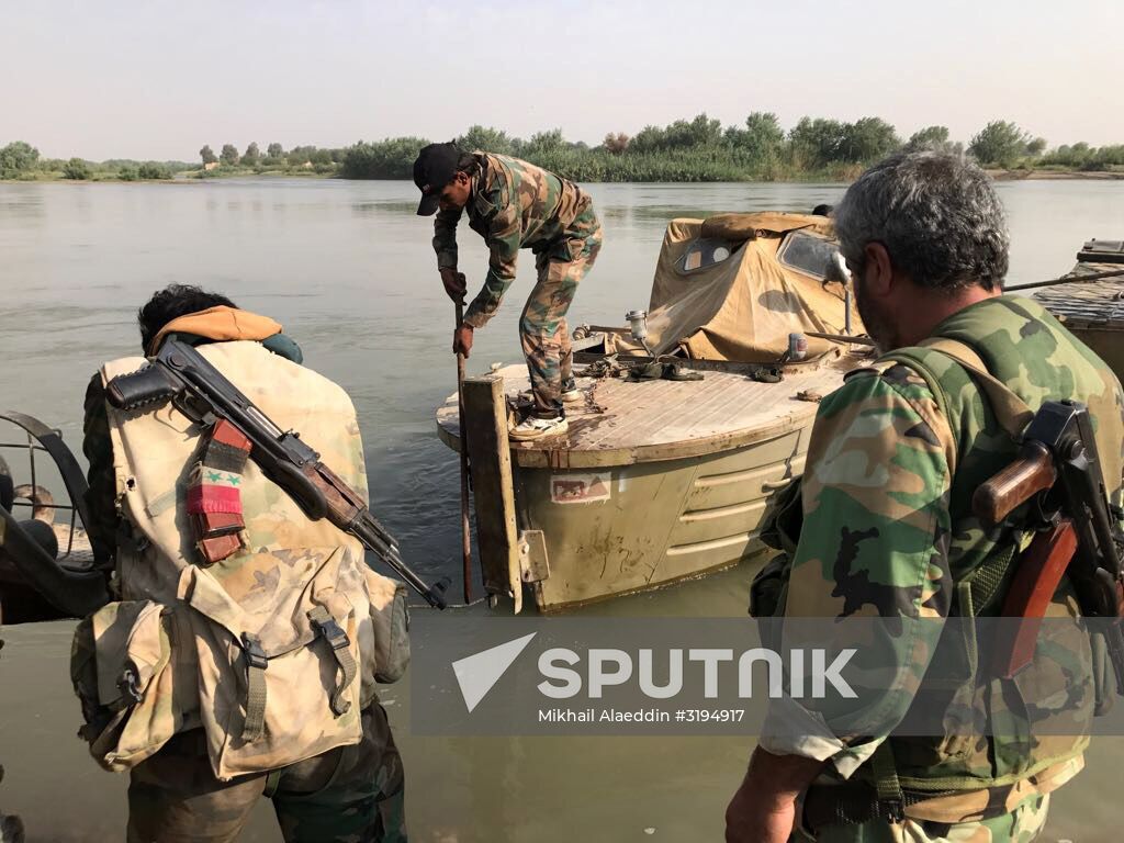 Syrian Army crosses Euphrates River east of Deir ez-Zor