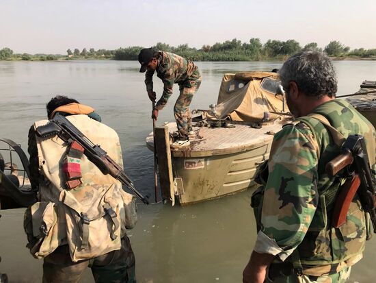 Syrian Army crosses Euphrates River east of Deir ez-Zor