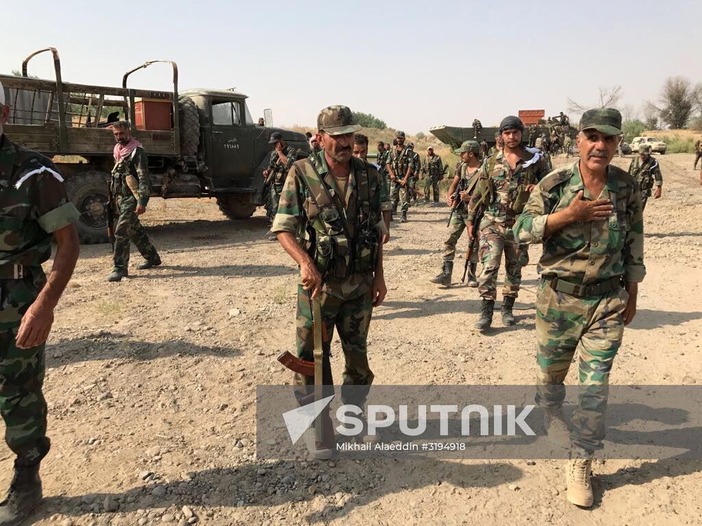 Syrian Army crosses Euphrates River east of Deir ez-Zor