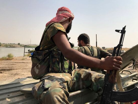 Syrian Army crosses Euphrates River east of Deir ez-Zor