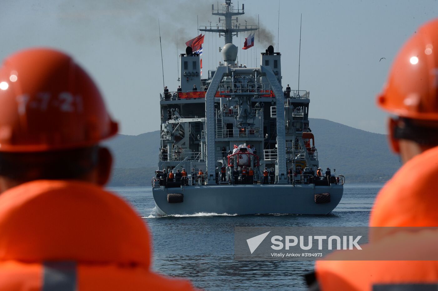 Chinese warships arrive in Vladivostok