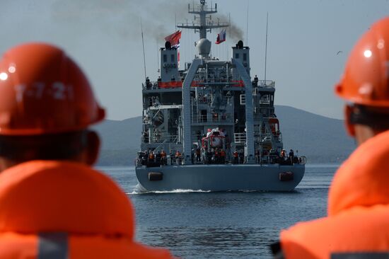 Chinese warships arrive in Vladivostok