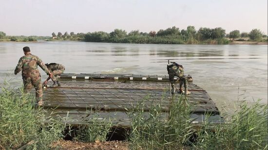 Syrian Army crosses Euphrates River east of Deir ez-Zor